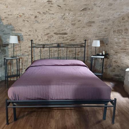 Stone House Apartment Veroli Bagian luar foto