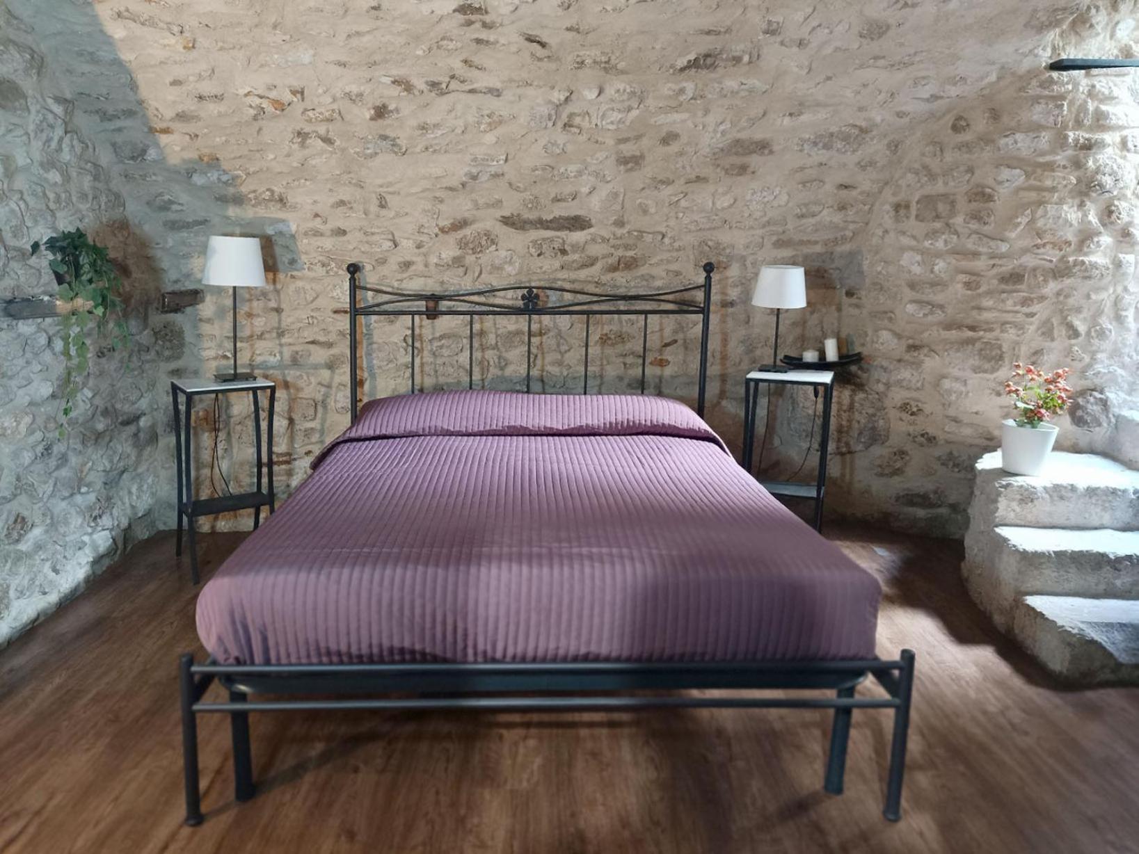 Stone House Apartment Veroli Bagian luar foto